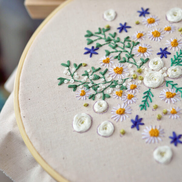 Tuto Broderie : Mon Bouquet Fleuri Pas à Pas - Les Projets Fantastiques ...