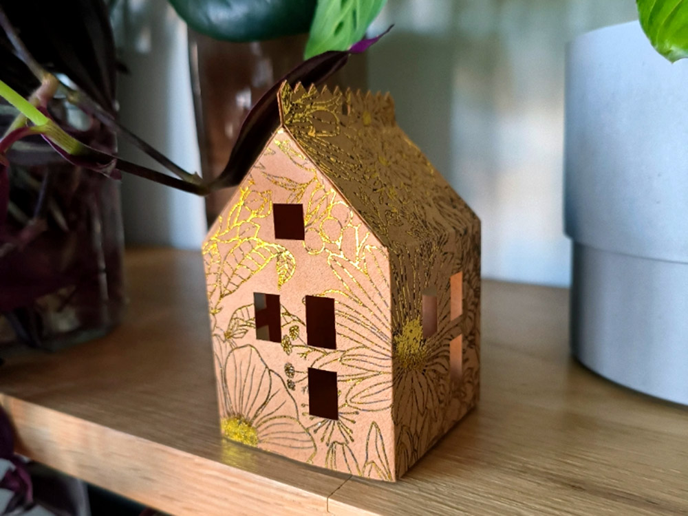 Cricut : une petite maison en papier imprimé