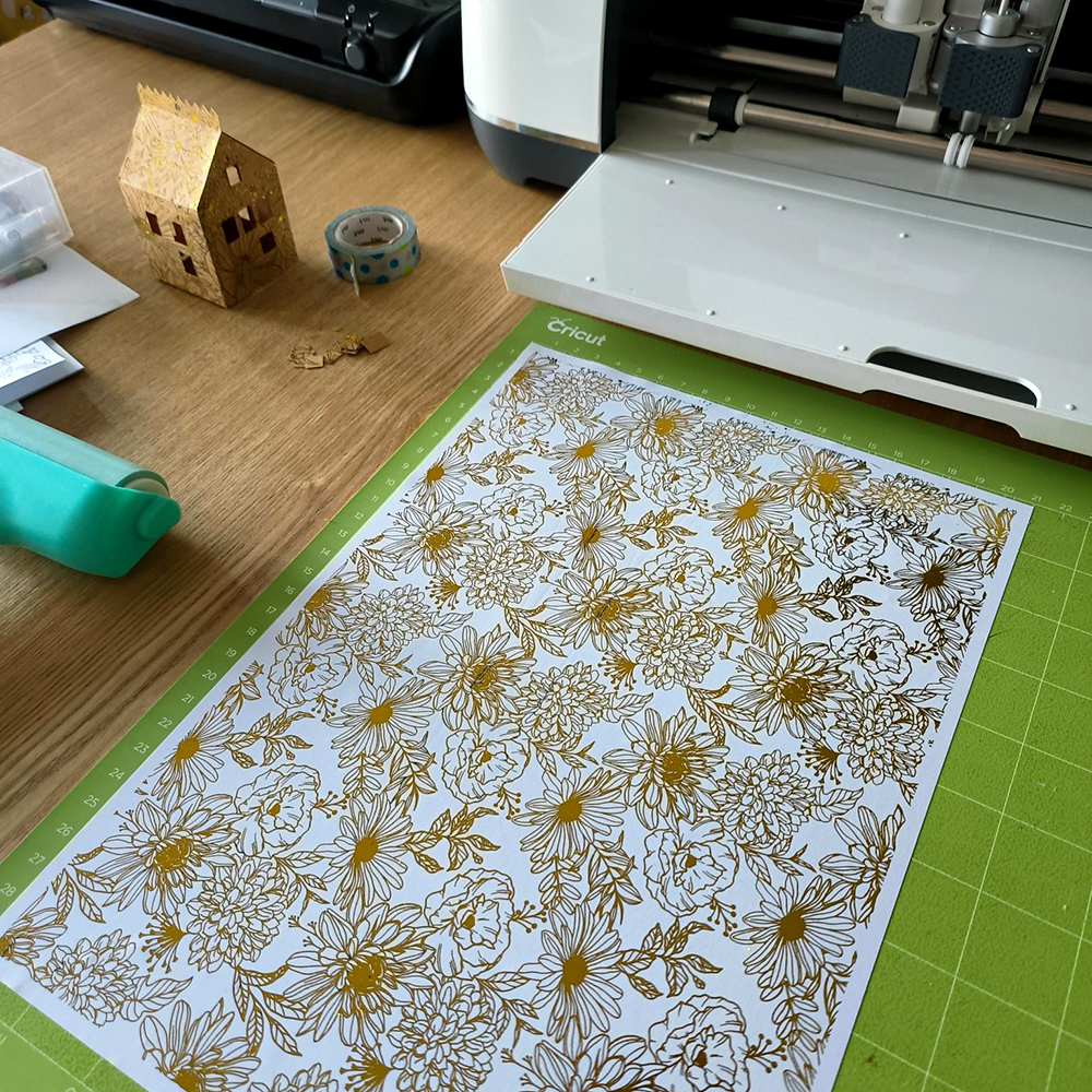 Cricut : une petite maison en papier imprimé